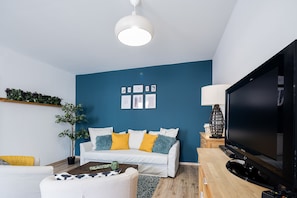 Superior Penthouse, 1 Bedroom | Living area | 80-cm flat-screen TV with cable channels, TV - Vagabond Downtown (Budapest)