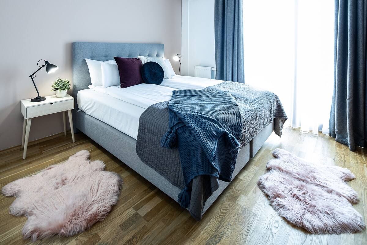 Iron/ironing board, free WiFi, bed sheets