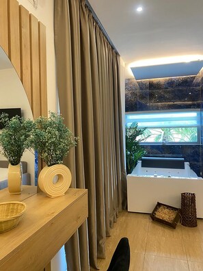 Chambre Double, bain à remous