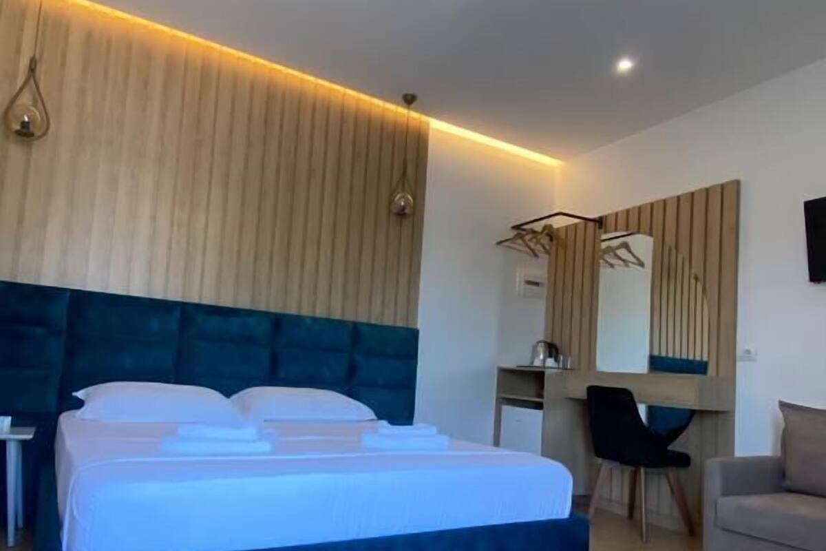 Chambre Double | Fer et planche à repasser, Wi-Fi gratuit, draps fournis