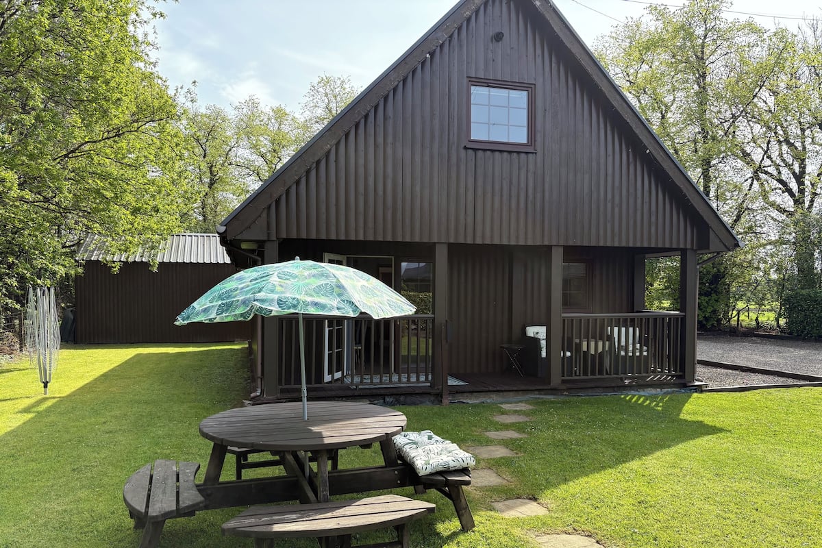 Luxury 3-Bedroom Lodges with Hot Tub