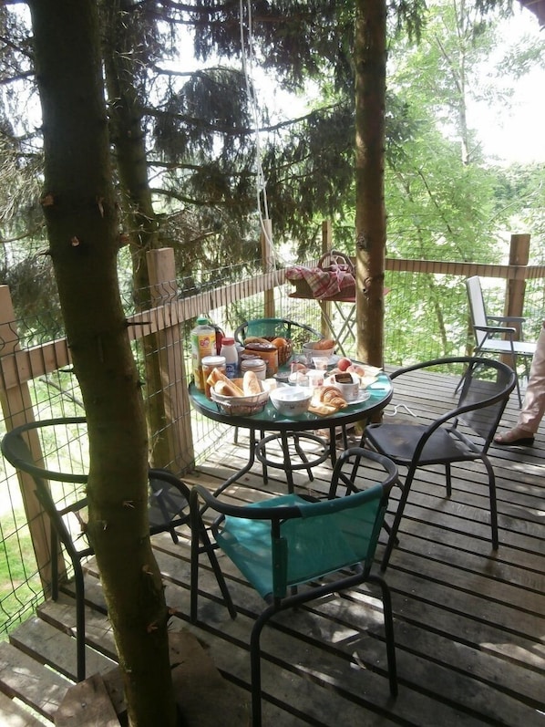 Tree House, Terrace | Terrace/patio