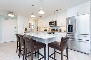 Fridge, microwave, oven, stovetop - Fall Specials / 3 night minimum - Fully Renovated Penthouse!! (Daytona Beach)