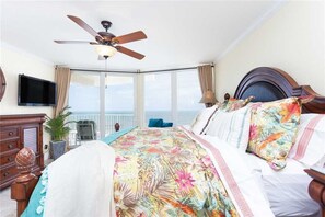 2 bedrooms, WiFi, bed sheets, wheelchair access - Fall Specials / 3 night minimum - Fully Renovated Penthouse!! (Daytona Beach)