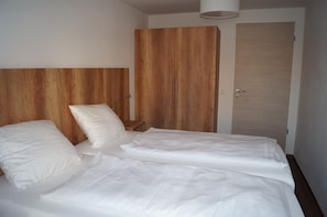 Apartment, Balcony (15) | Hypo-allergenic bedding, pillow-top beds, in-room safe - Braumeister Döbler - Ferienwohnungen (Bad Windsheim)
