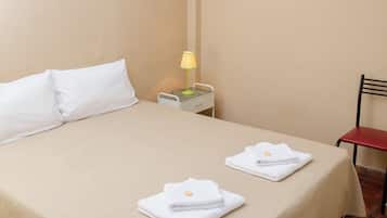 Standard Double or Twin Room, 1 Queen Bed, Non Smoking | Living area | 14-inch TV with cable channels