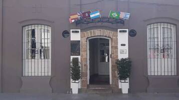 Fachada de la propiedad