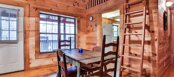 Great Smoky Mountain Creekside Cabin