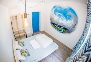 Basic Double Room, 1 Queen Bed, Shared Bathroom - Soul Hostel (Almaty)