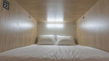 Bed in 2-Level Until (Double) for men and women | In-room safe, blackout curtains, soundproofing, free WiFi