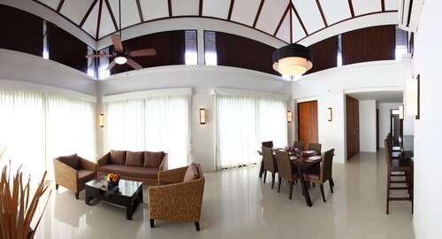 Village 3 Bedrooms - The Oriental Beach