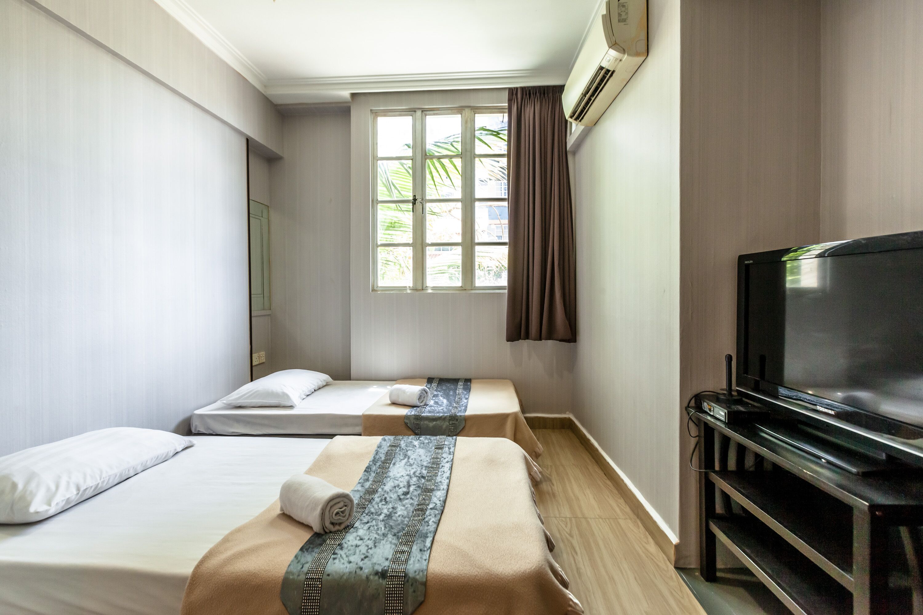 Centre of attraction, famous food & fruit! 14, 804