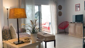 Apartment, 1 Bedroom, Garden View | 1 bedroom, iron/ironing board, cots/infant beds, free WiFi - Teguisol (Teguise)