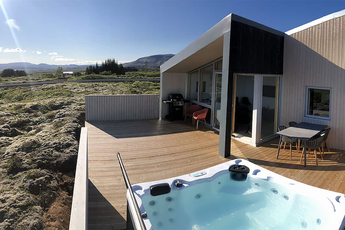 Superior Cottage, 2 Bedrooms, 2 Bathrooms, Hot Tub | Private spa tub