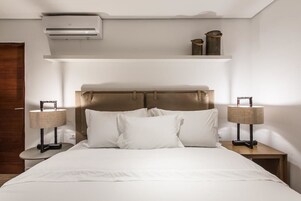 Deluxe Room | Air conditioning
