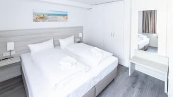 Bureau, rideaux occultants, Wi-Fi gratuit, draps fournis