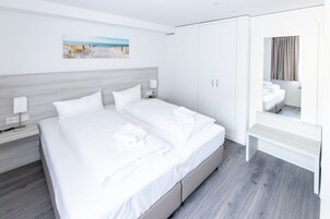 Desk, blackout drapes, free WiFi, bed sheets