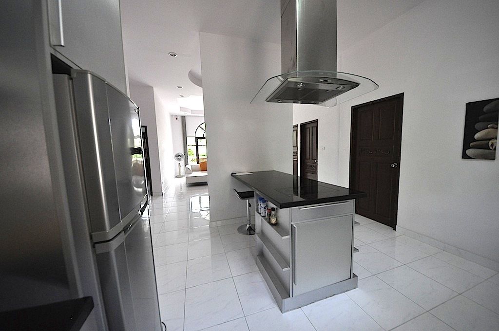 Family Villa | Private kitchen | Full-sized fridge, microwave, stovetop, cookware/dishes/utensils