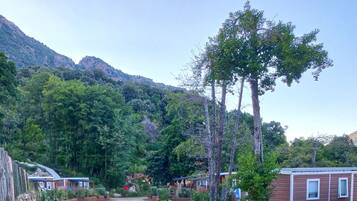 Mobile Home (Deux Chambres) | View from room