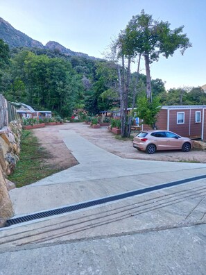 Mobile Home (Deux Chambres) | Vue de la chambre