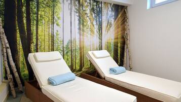 Sauna, steam room