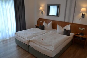Room - Hotel & Gasthaus Zur Linde (Freital)