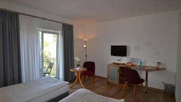 In-room safe, soundproofing, WiFi (free), bed sheets