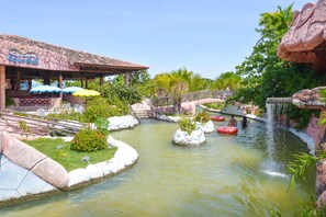 Kolam renang outdoor