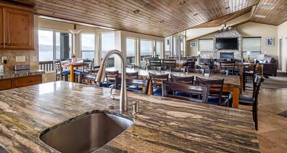 The "Big House" with.. Indoor Basketball, Trampoline and Play set, Theater Room