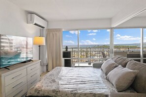 2 bedrooms, iron/ironing board, free WiFi, bed sheets - Iconic Ilikai Hotel #1004. Newly Renovated One Bedroom Unit! (Honolulu)