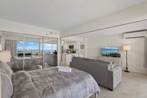 Iron/ironing board, free WiFi, bed sheets