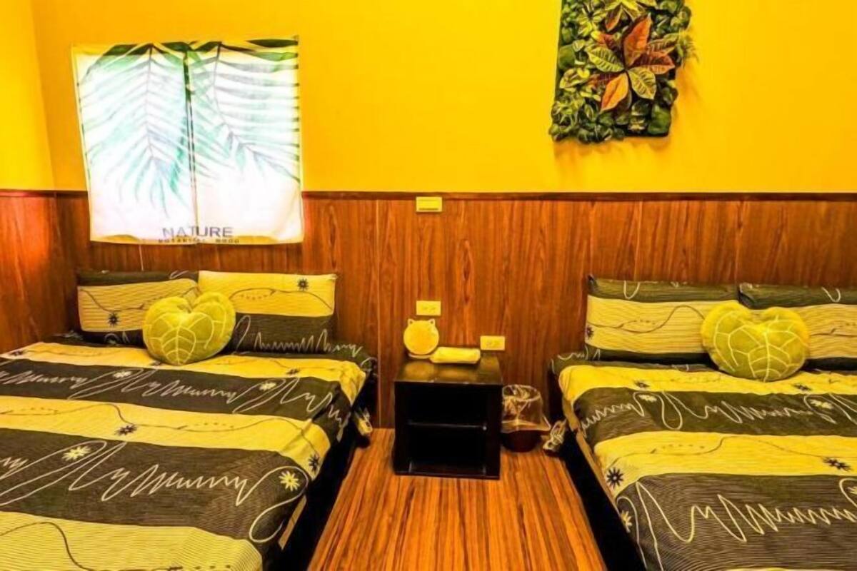 Soundproofing, free WiFi, bed sheets