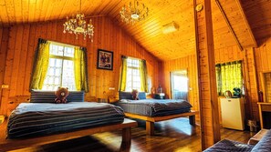 Deluxe Quadruple Room, Non Smoking | Soundproofing, free WiFi, bed sheets - 31 Homestay (Ren'ai)