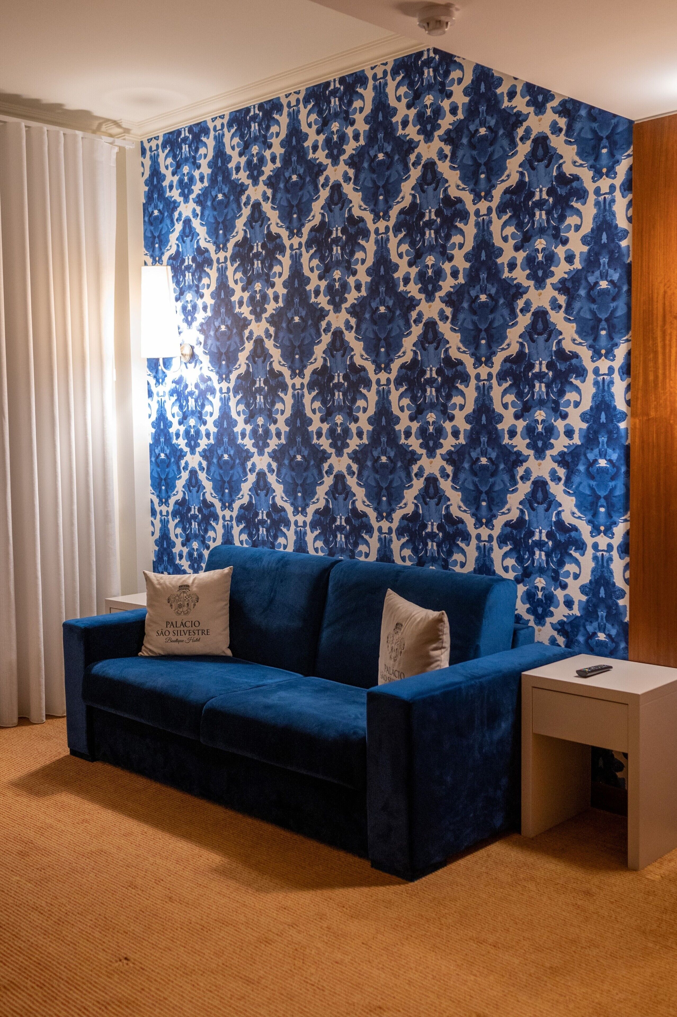 premium suite | living area | lcd tv