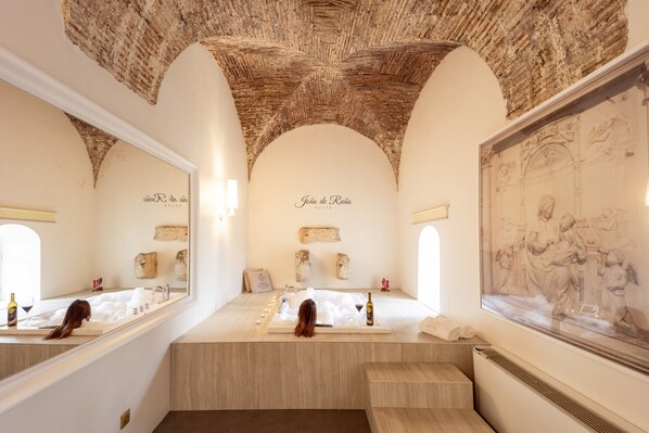 Indoor spa tub - Palácio São Silvestre - Boutique Hotel (Coimbra)