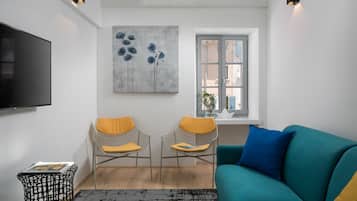 Deluxe Apartment, 2 Bedrooms, 2 Bathrooms, City View | Living area
