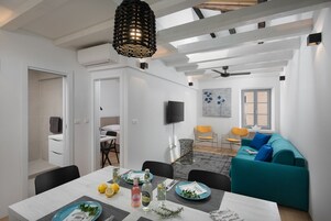 Deluxe Apartment, 2 Bedrooms, 2 Bathrooms, City View | Private kitchen | Full-size fridge, microwave, oven, stovetop