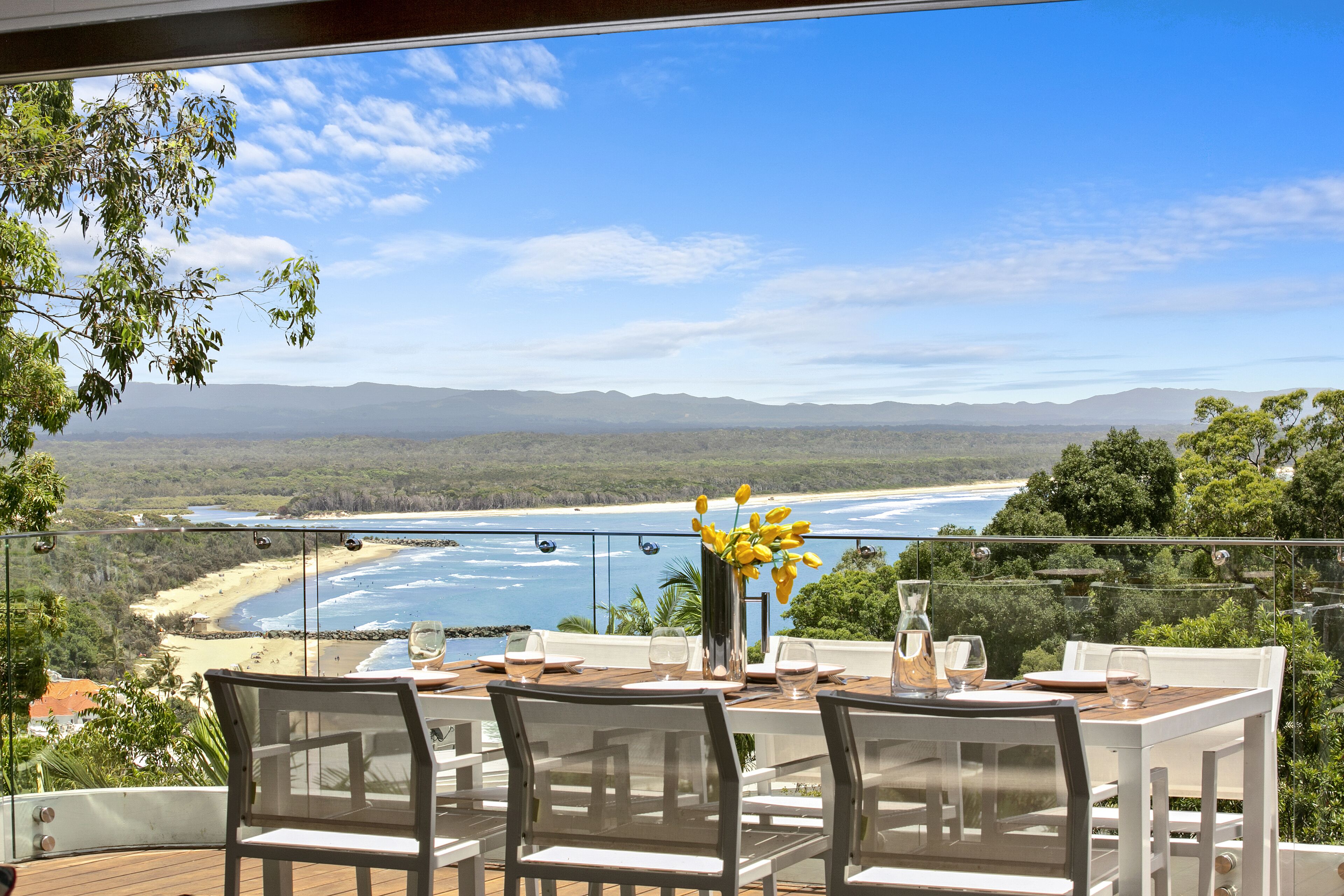 Luxury on the Hill, Noosa Heads