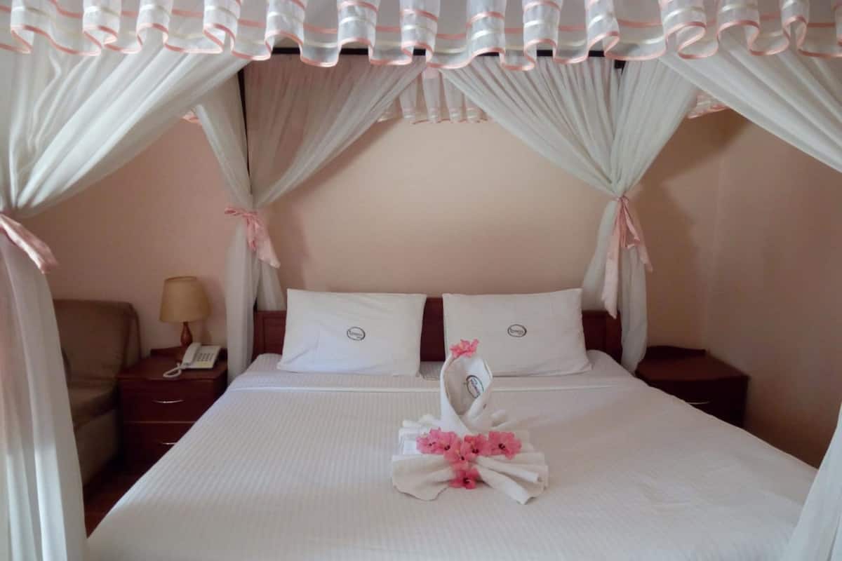 Standard Double Room Single Use, Non Smoking | Desk, free WiFi, bed sheets