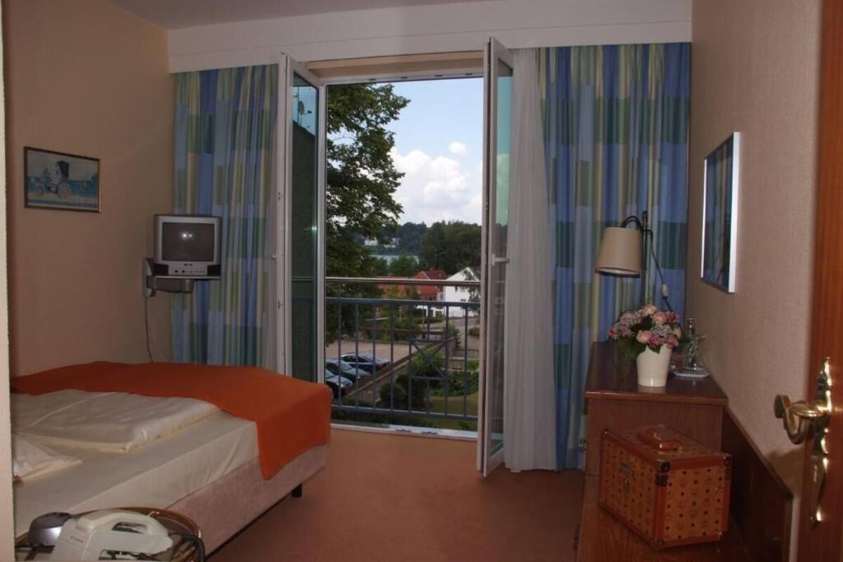 in-room safe, cots/infant beds, free wifi, bed sheets