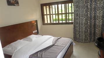 Bureau, Wi-Fi gratuit, draps fournis