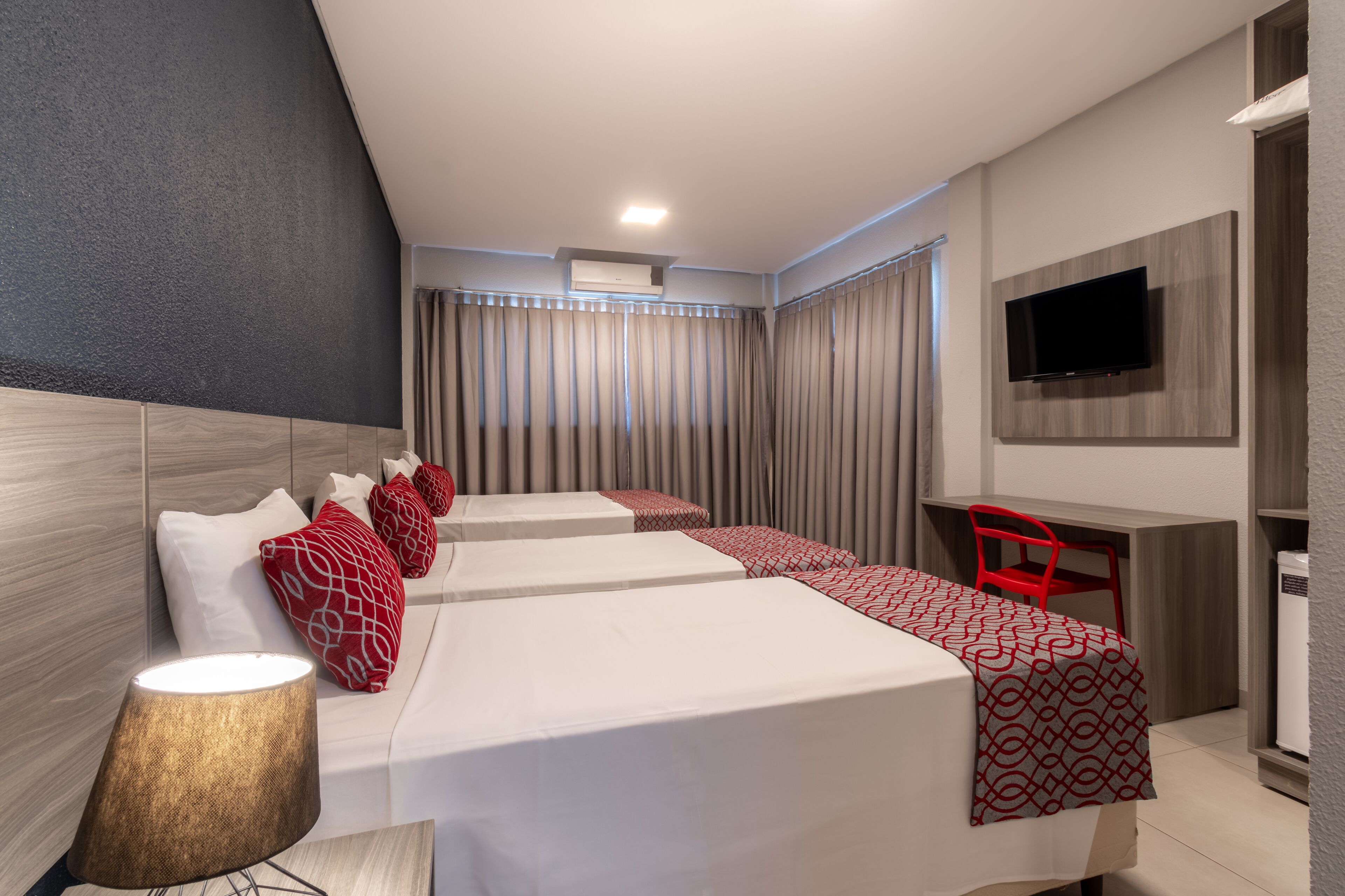 standard triple room, 3 single beds, non smoking | 1 bedroom, minibar, blackout curtains, soundproofing