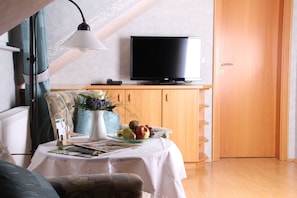 Comfort Double Room (Gaestehaus) | Desk, free WiFi, bed sheets - Landidyll Landaus Liesetal (Hallenberg)