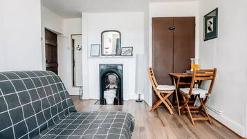 Triple Room | Individually decorated, individually furnished, iron/ironing board