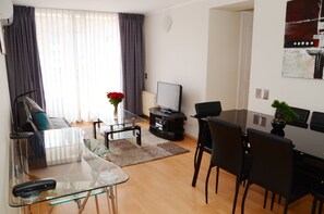 Apartment, Multiple Beds, Non Smoking | Living area - International Suites (Santiago)