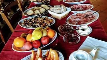 Lunch, dinner served; Italian cuisine, garden views