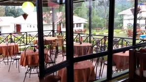 Spécialités Cuisine locale et internationale