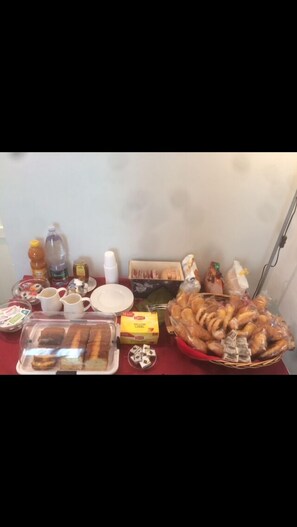 Free daily buffet breakfast