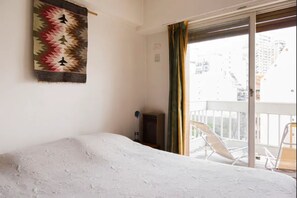 Estudio, 1 cama matrimonial, para no fumadores | Tabla de planchar con plancha, wifi gratis y ropa de cama 