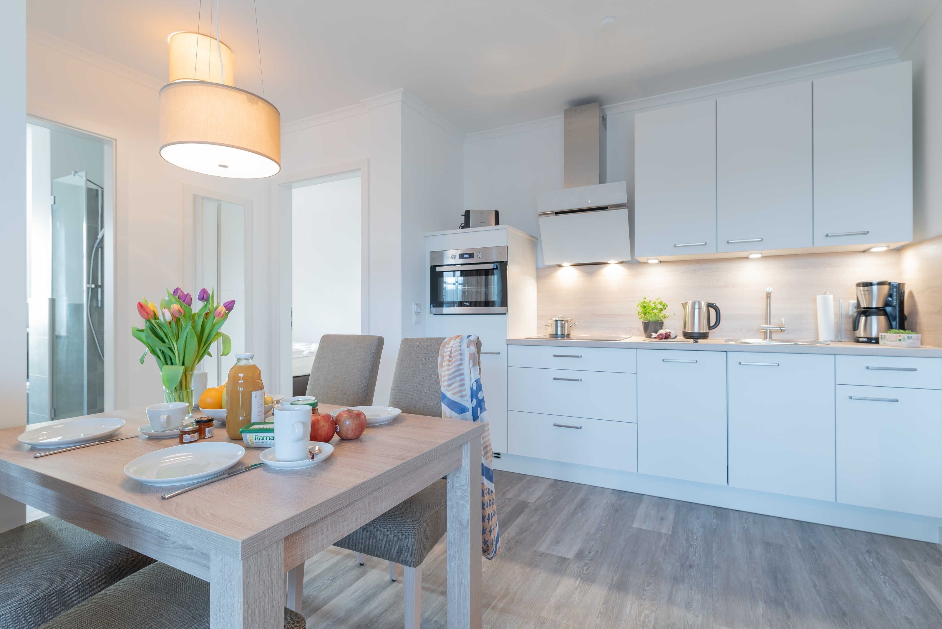 Fridge, oven, dishwasher, coffee/tea maker